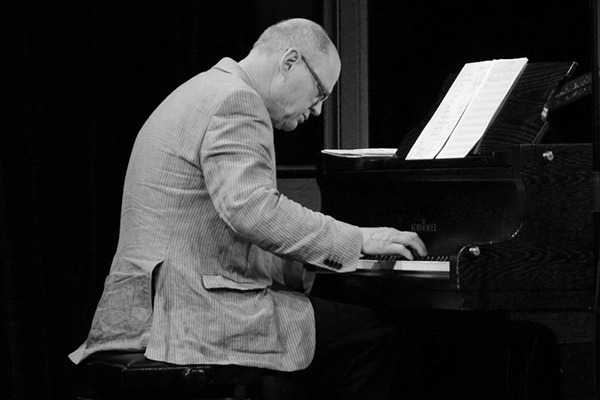 Frank Wunsch am Klavier